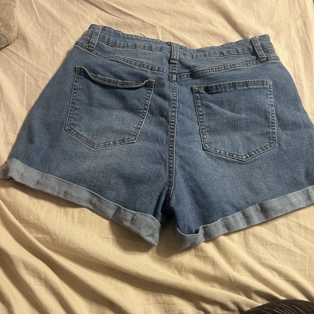 No Boundaries Womens Cuffed Jean Shorts Size 15 Blue Hi Rise Stretch - Picture 3 of 4